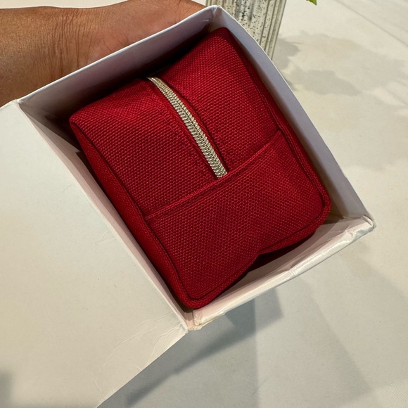 New and Authentic Dior beauty pouch with box - Picture 8 of 11